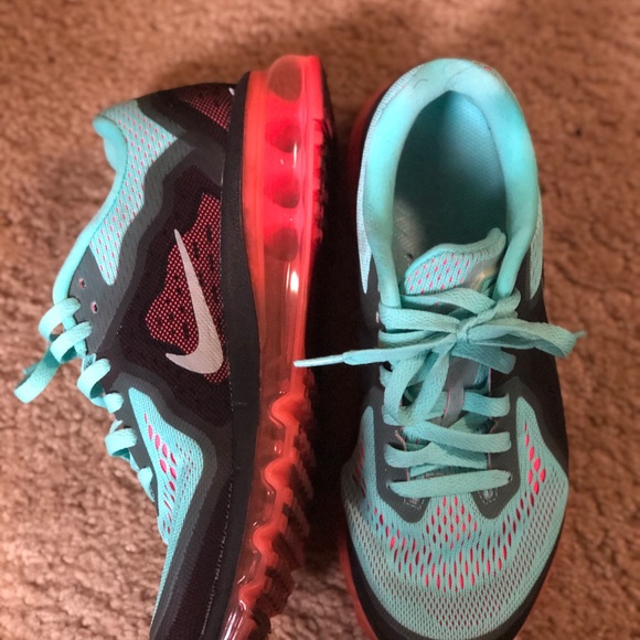 Nike’s - Picture 2 of 2